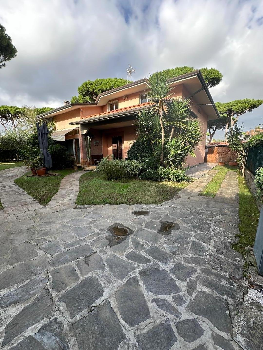 Villa in Cinquale, Montignoso, Tuscany 1 - 13431391