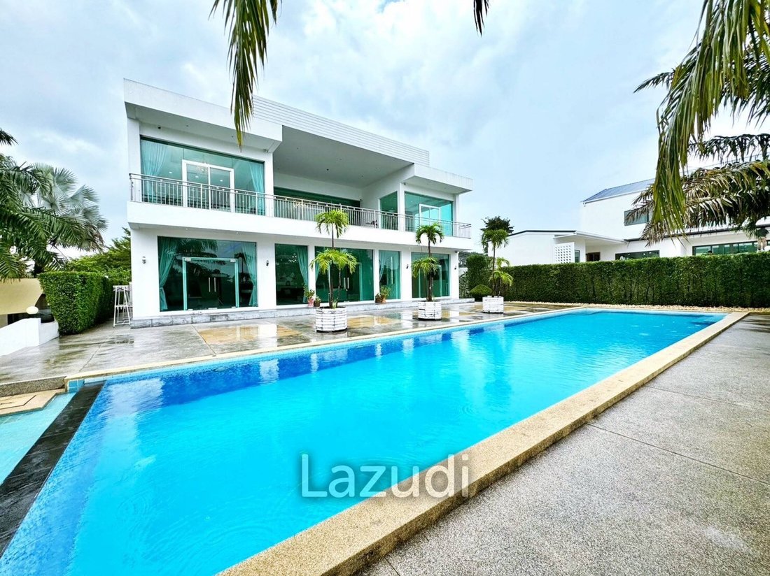 Villa in Pattaya City, Chon Buri, Thailand 1 - 13431701