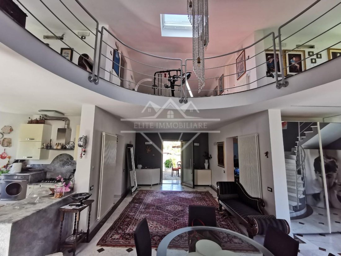Villa in Marina di Carrara, Tuscany, Italy 3 - 13028086