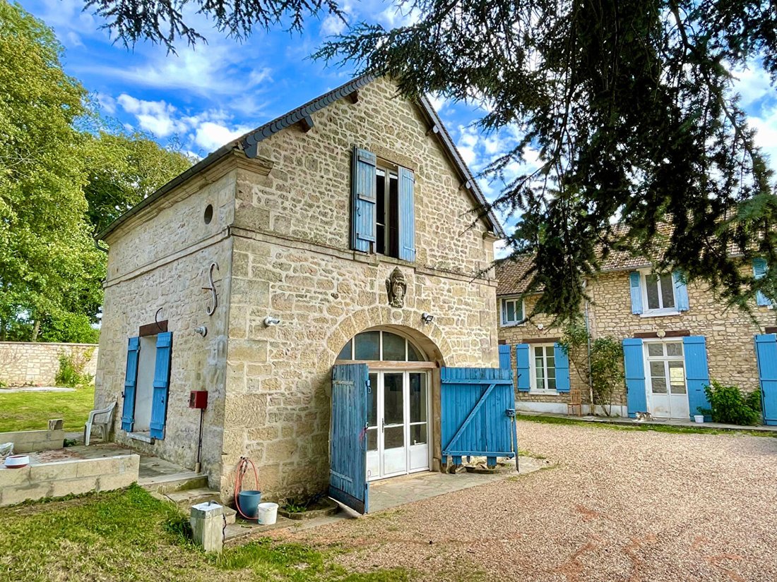 Corps De Ferme Rénové + Dépendance De In Magny En Vexin, île De France,  France For Sale (13430846)