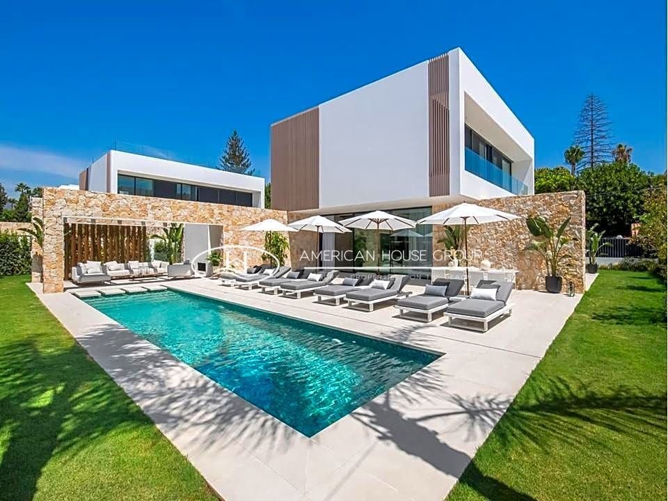 Villa in San Pedro de Alcantara, Andalusia, Spain 1 - 13432962