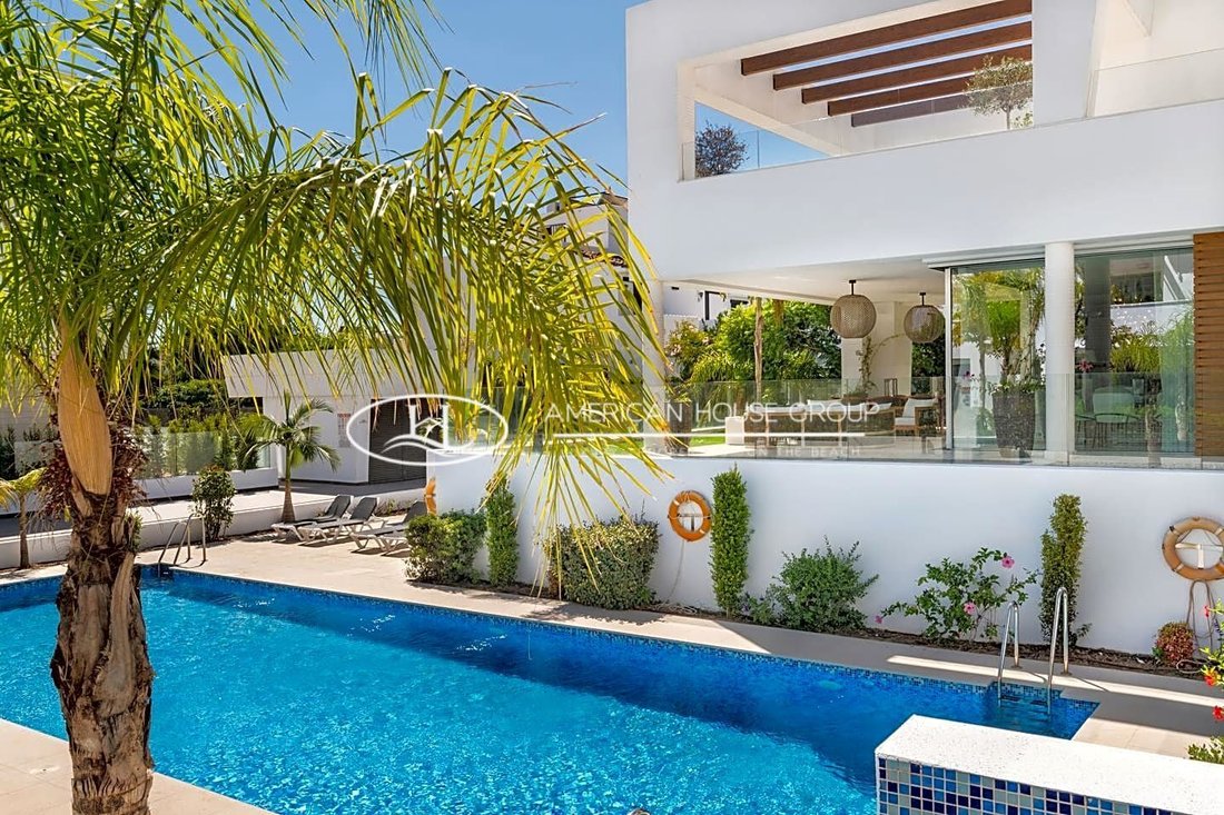Villa a San Pedro de Alcántara, Andalusia, Spagna 3 - 13432956