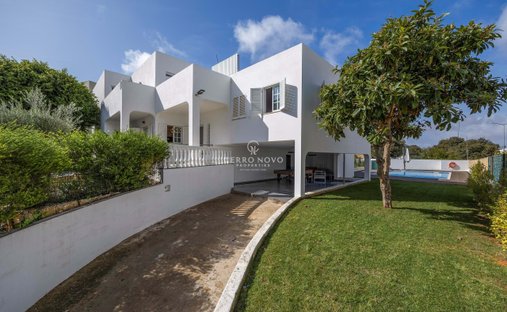 Villa in Olhos de Agua, Algarve, Portugal 1