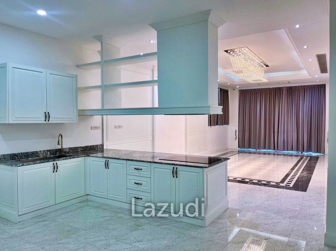 Villa in Pattaya City, Chon Buri, Thailand 4 - 13431701
