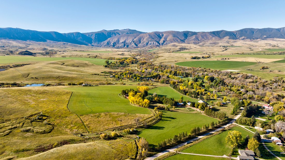 5 Bedrooms Farm/Ranch In Sheridan, Wyoming, United States For Sale