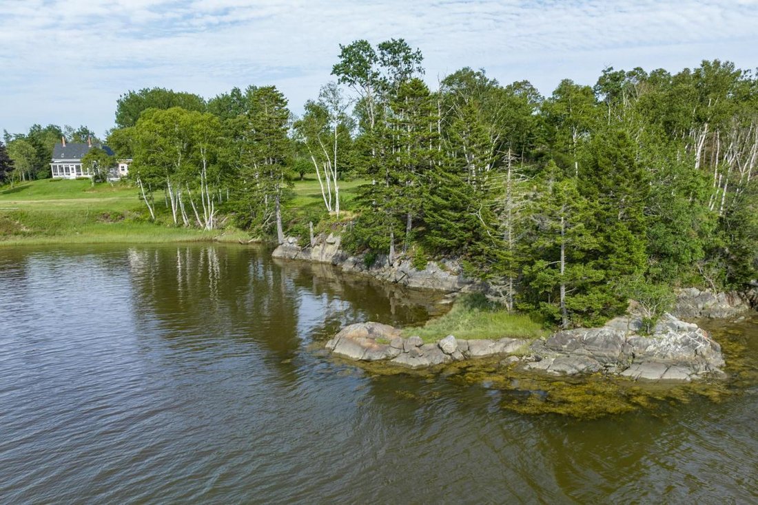 3 Bedrooms Single Family Detached In Jonesport, Maine, United States