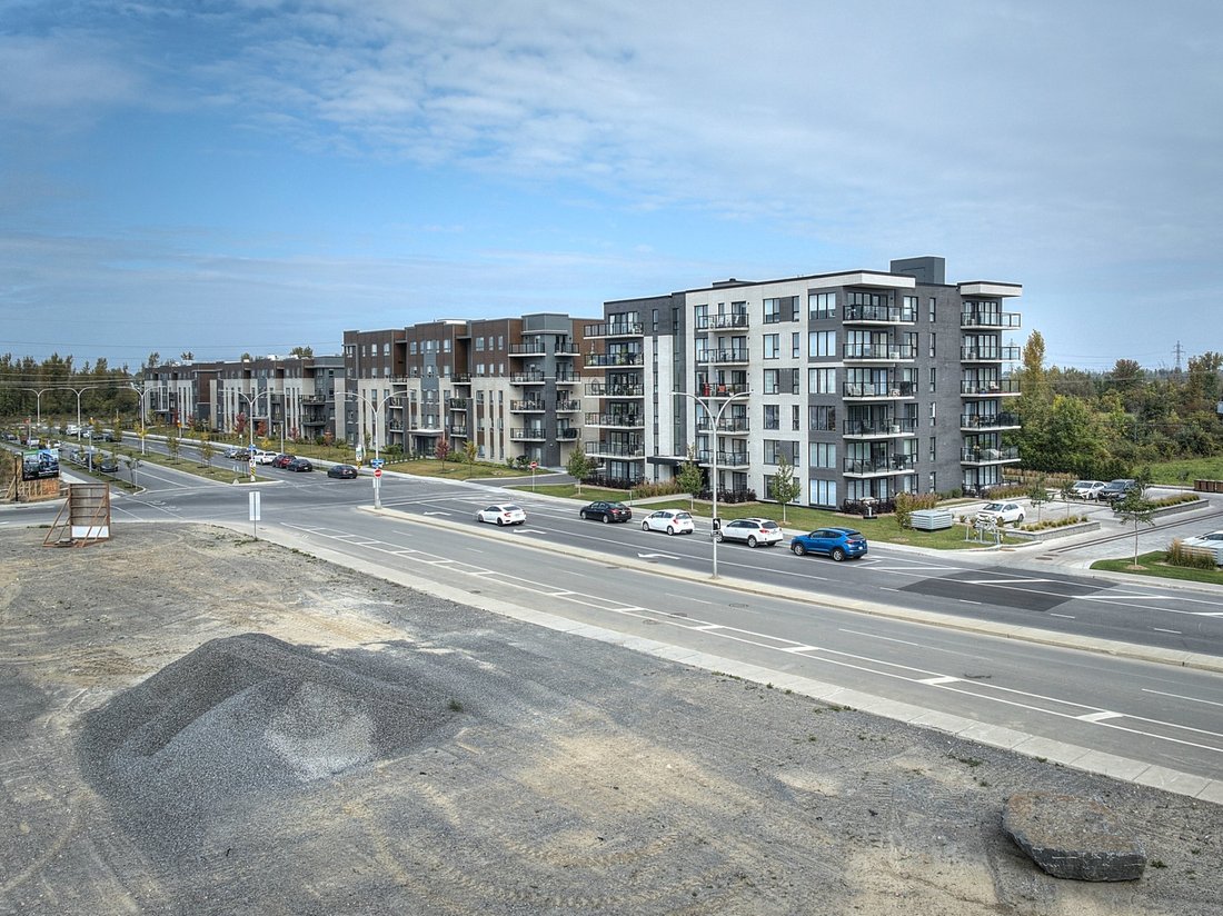 Laval (Auteuil), Qc In Laval, Quebec, Canada For Sale (13435788)