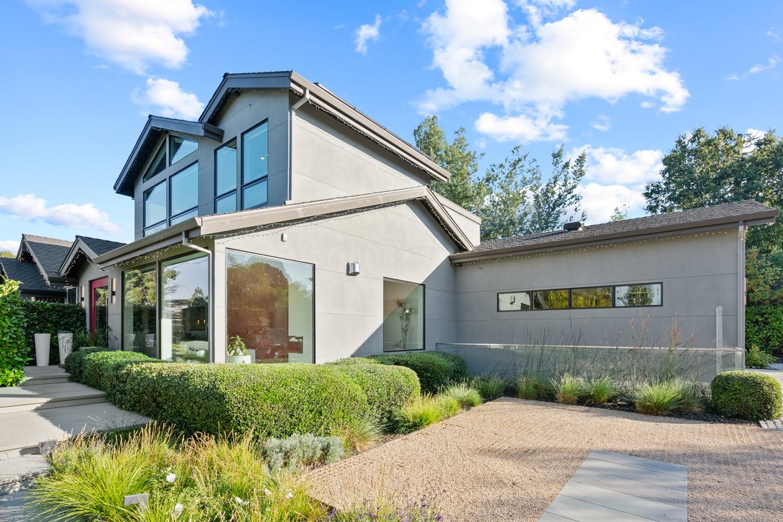 Unparalleled Luxury Living In Los In Los Altos Hills, California