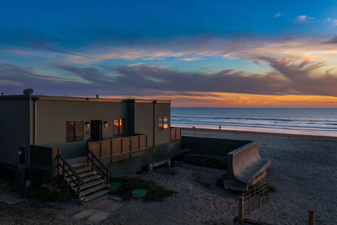 Oceanfront In Stinson Beach In Stinson Beach, California, United States For Sale (13438145)