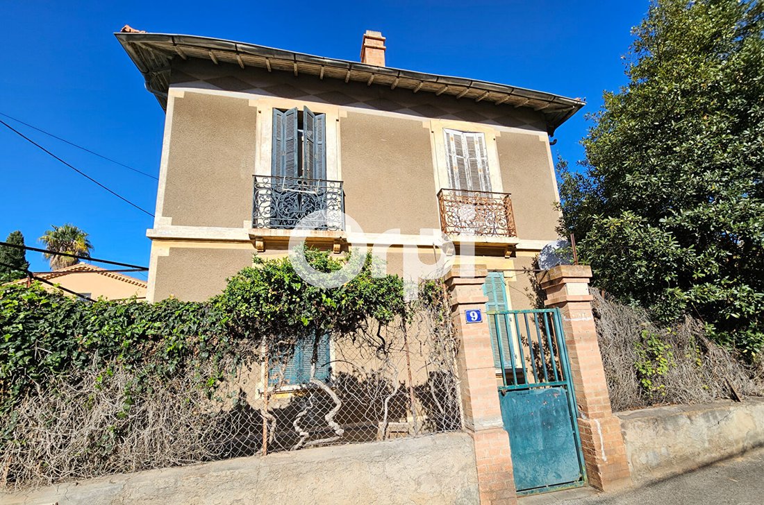 House in La Crau, Provence-Alpes-Côte d'Azur, France 1 - 13439678