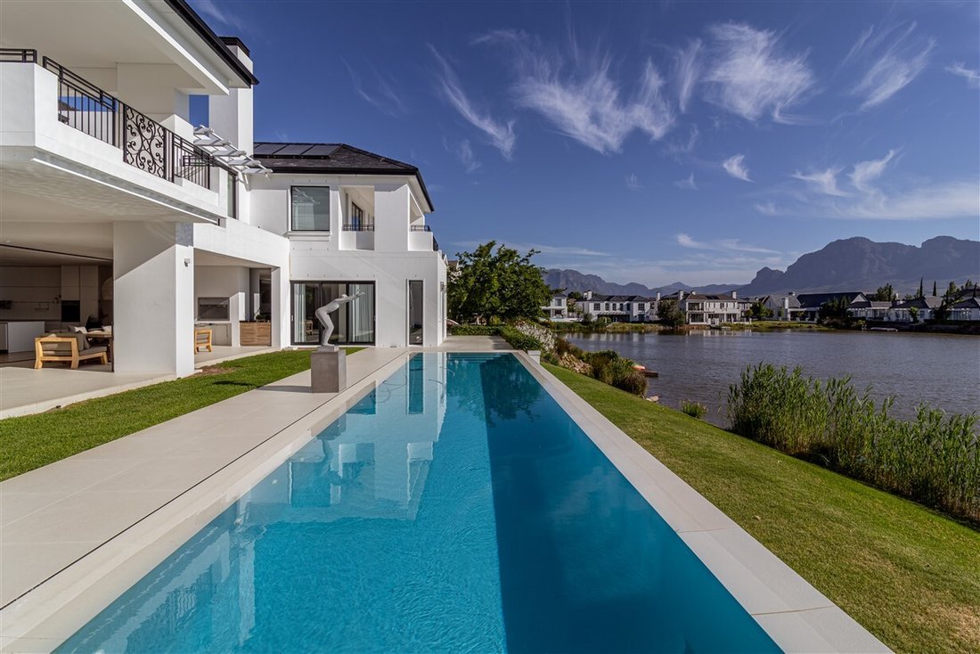 Modern In Val De Vie Winelands Lifestyle Estate, Western Cape, South