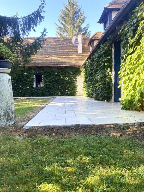 Farm Ranch in Saint-Aubin-sur-Gaillon, Normandy, France 2 - 13437837