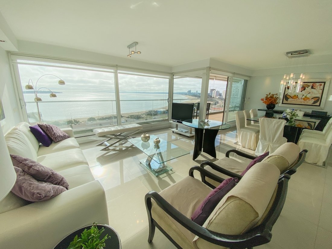 Apartment in Punta del Este, Maldonado Department, Uruguay 1 - 13440211