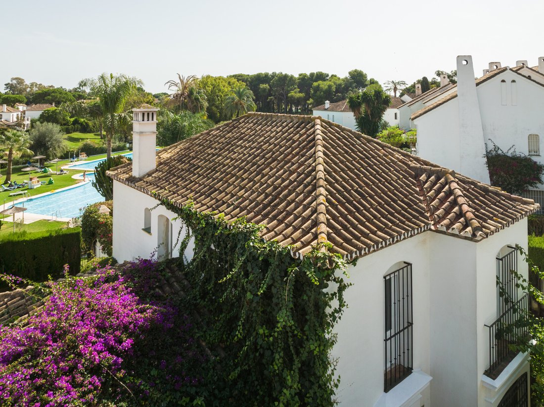 Exquisite 4 Bedroom Beachside Villa In Benamara, In Estepona, Andalusia