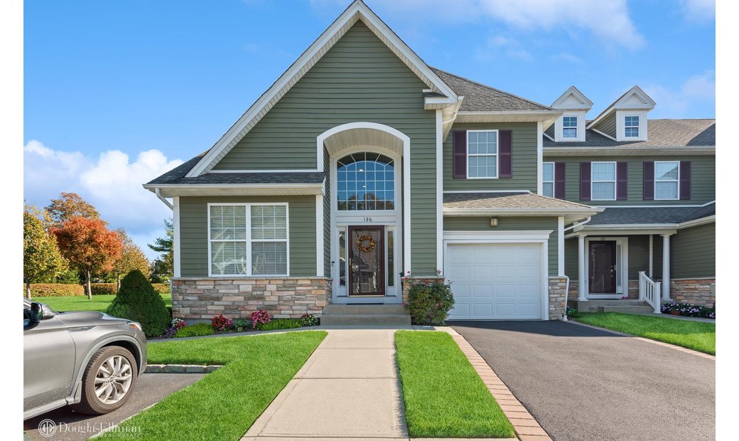 Condo Melville En Melville, Ny, United States En Venta (13440524)