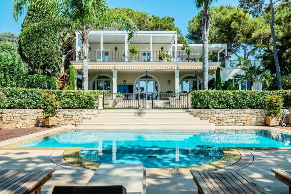 Villa in Saint-Jean-Cap-Ferrat, Provence-Alpes-Côte d'Azur, France 1 - 13443344