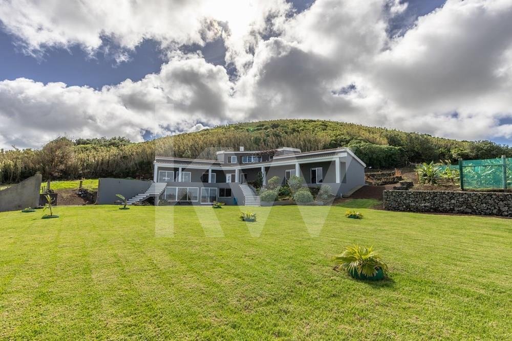 Produto único, Moradia V4 Isolada In Santa Cruz Da Graciosa, Azores