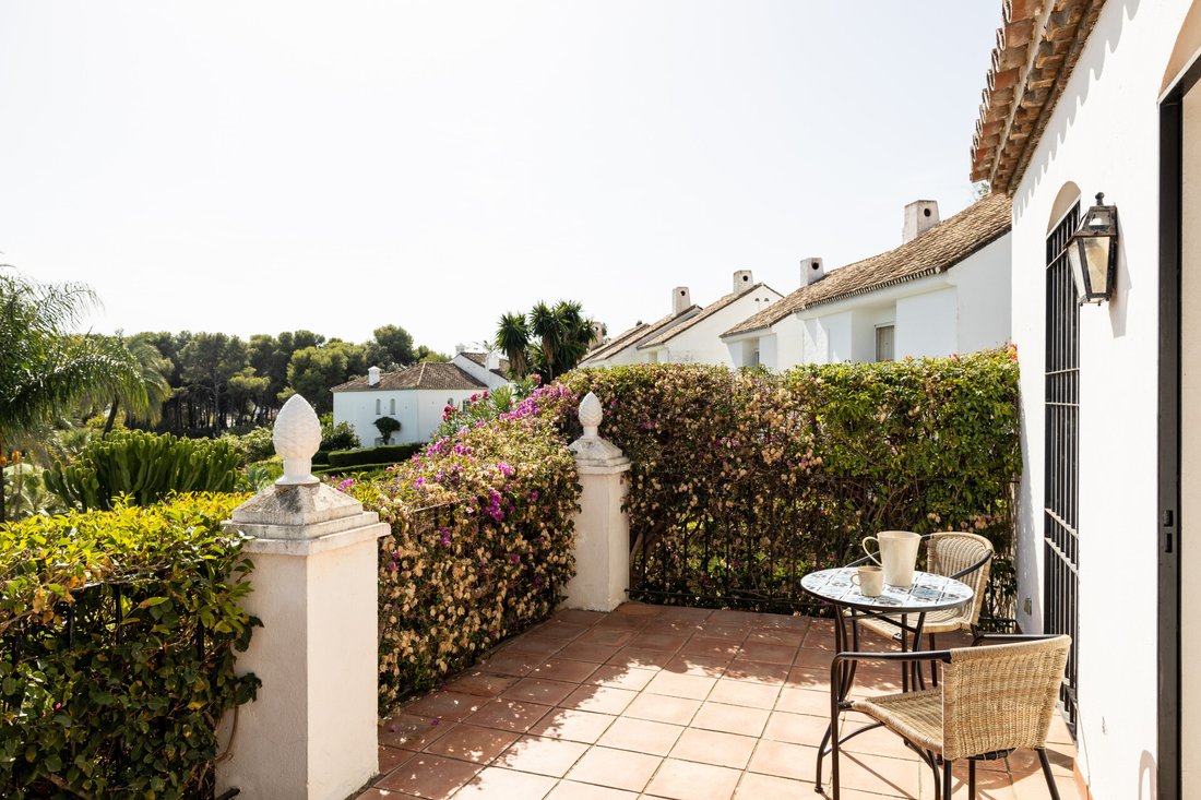 Exquisite 4 Bedroom Beachside Villa In Benamara, In Estepona, Andalusia