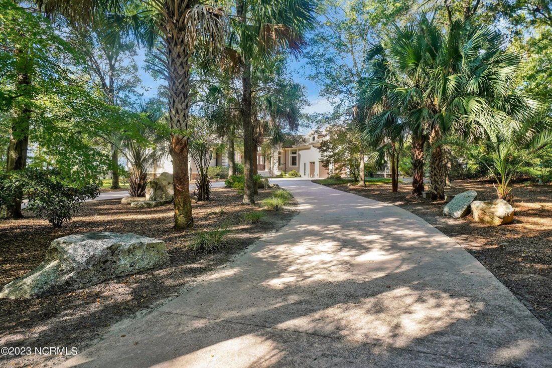 Idyllic Coastal Estate With In Shallotte, North Carolina, United States For Sale (13441356)