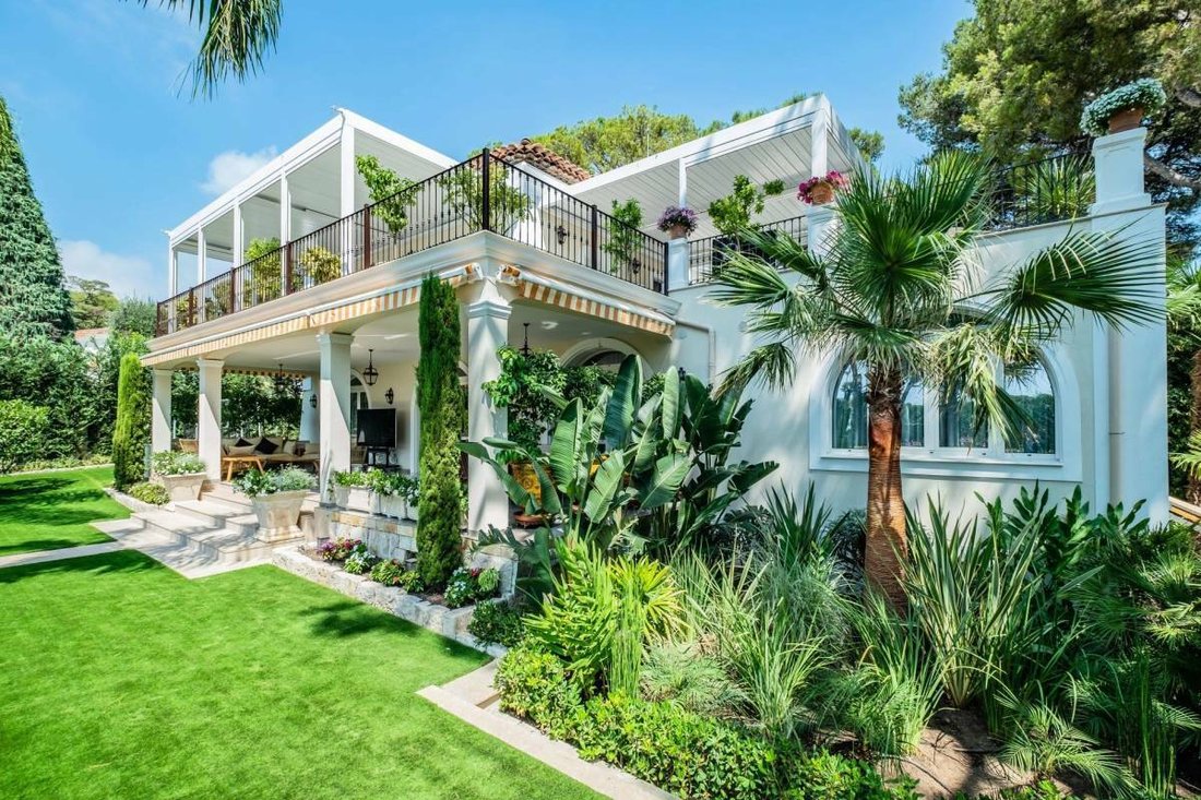 Villa in Saint-Jean-Cap-Ferrat, Provence-Alpes-Côte d'Azur, France 2 - 13443344