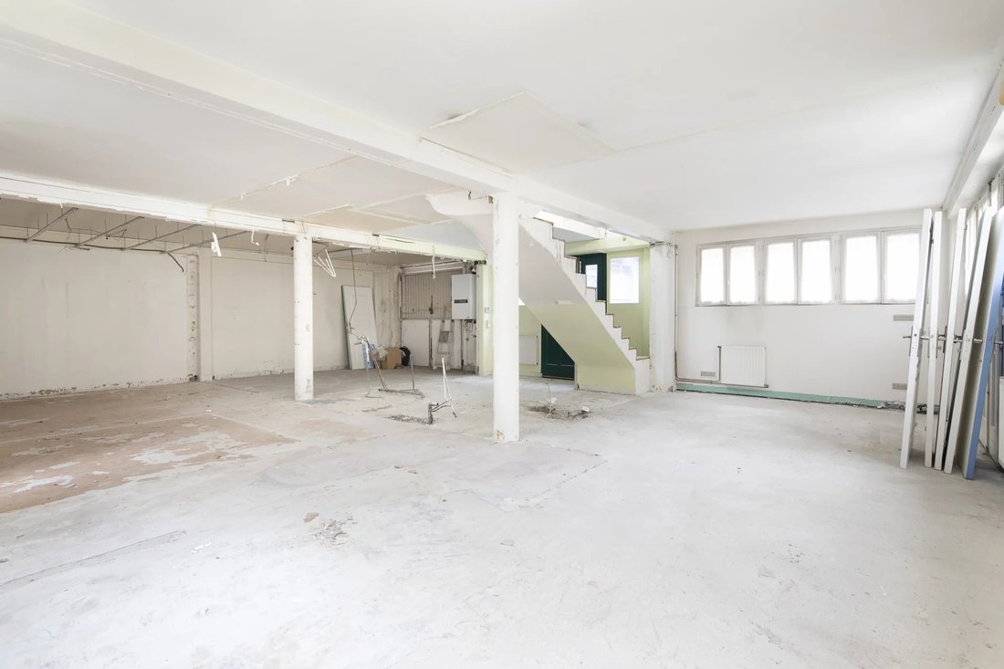 Town House To Renovate église Saint Ambroise In Paris, île De France