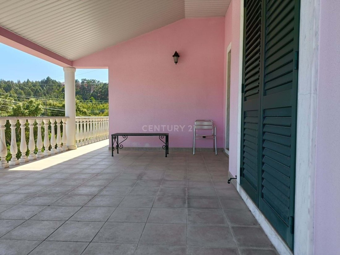 House,, Venda Do Pinheiro In Venda Do Pinheiro, Lisbon, Portugal For