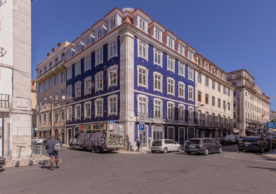 2 Bedroom Fully Furnished Flat Located By The Tejo In Lisbon, Lisbon, Portugal For Sale (12253770)