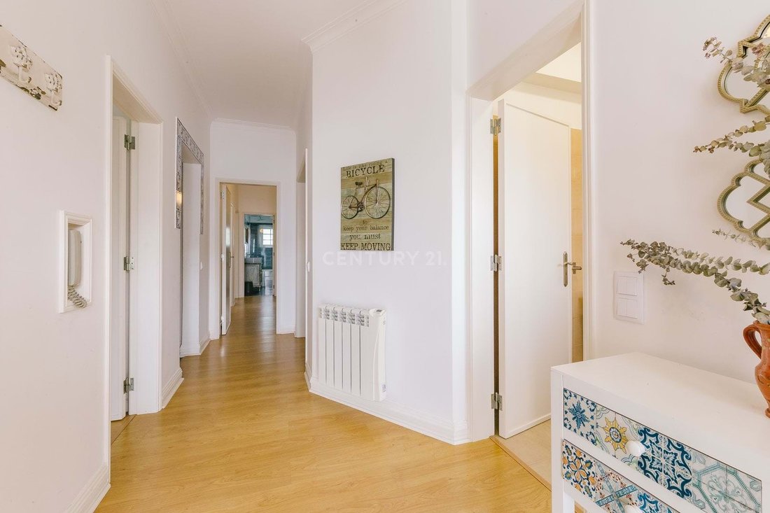 Luxury House In Parede In Carcavelos, Lisbon, Portugal For Sale (12577768)