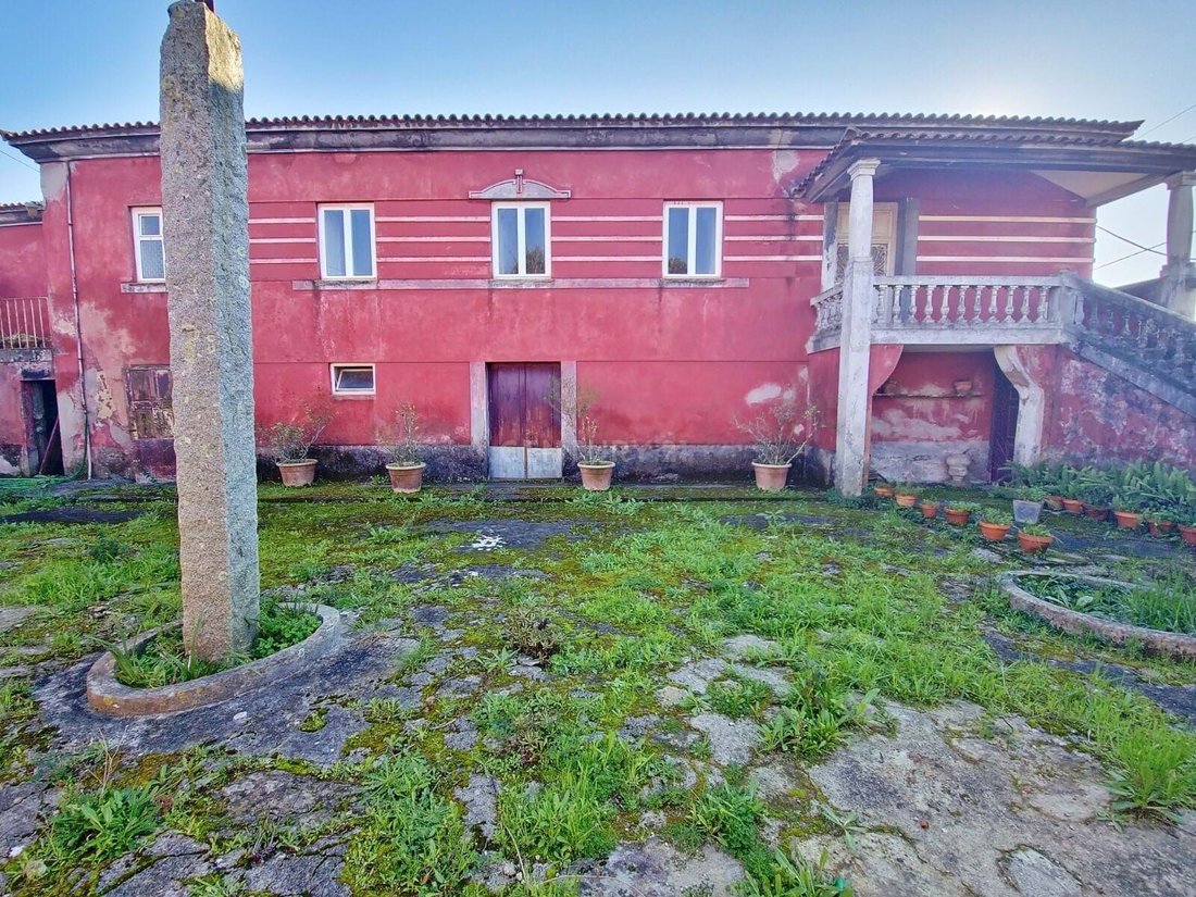 Property, Near Beach, Porto, In São Félix Da Marinha, Porto District