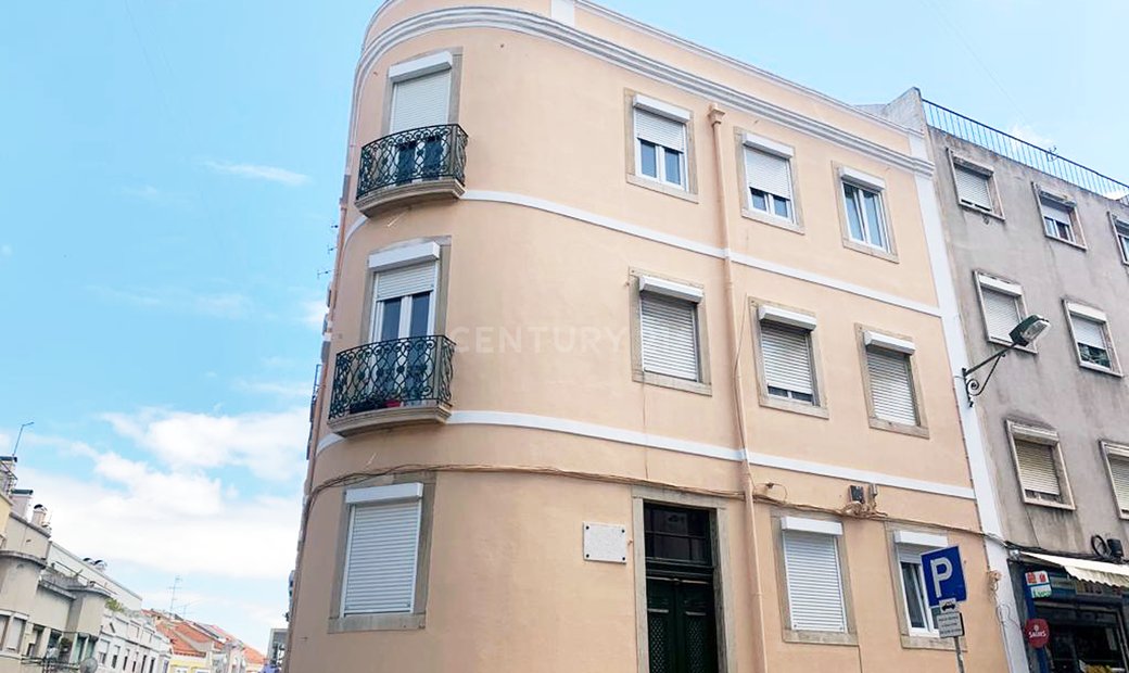 Building With 8 Apartments In Estefânia, Arroios In Lisbon, Lisbon