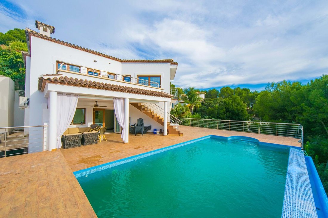 Unique Spot With 2 Magnificent Houses In In Altea, Valencian Community