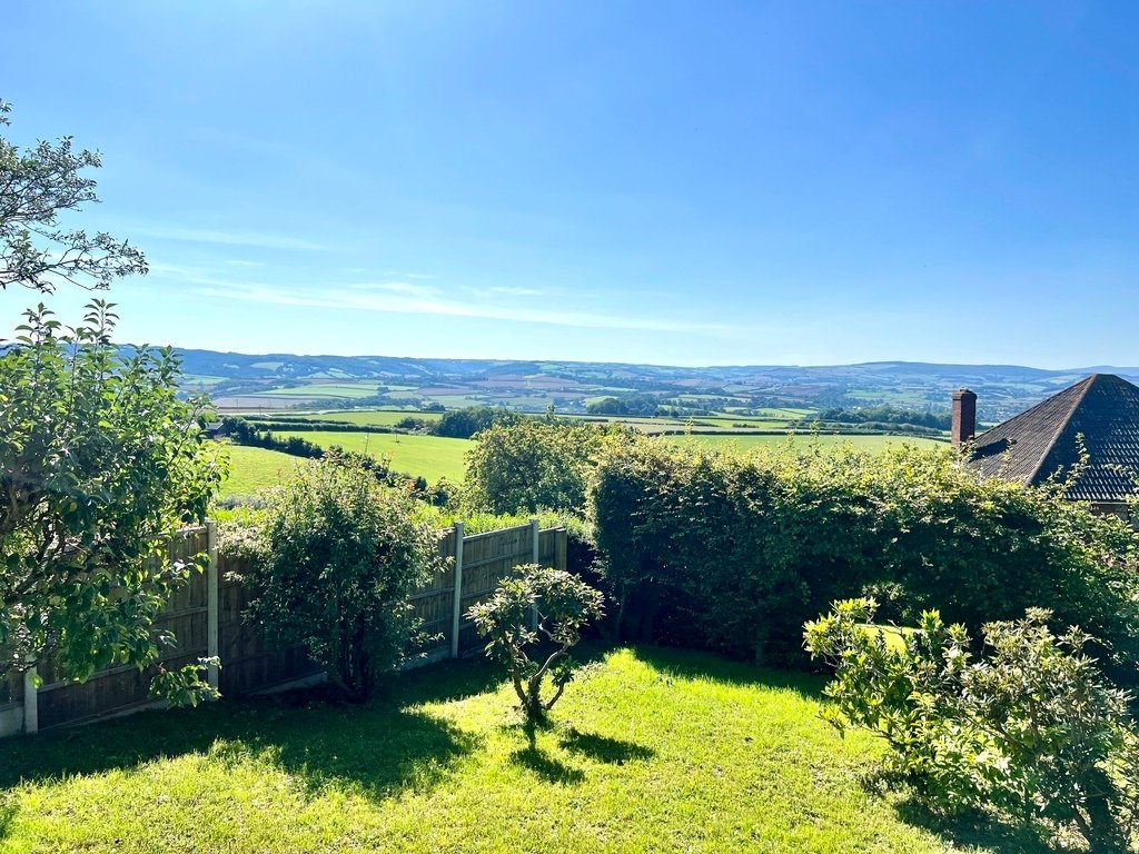 Tri View House Is An Exceptional In West Quantoxhead, England, United