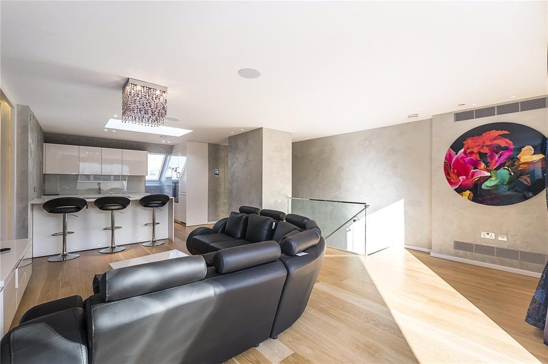 Apartment in Soho, England 4 - 13445101