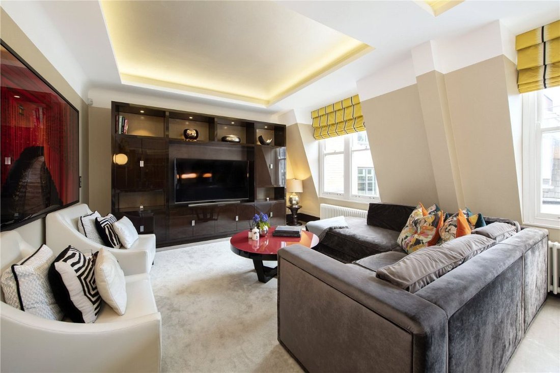Apartment in Mayfair, Westminster, England 3 - 13445125