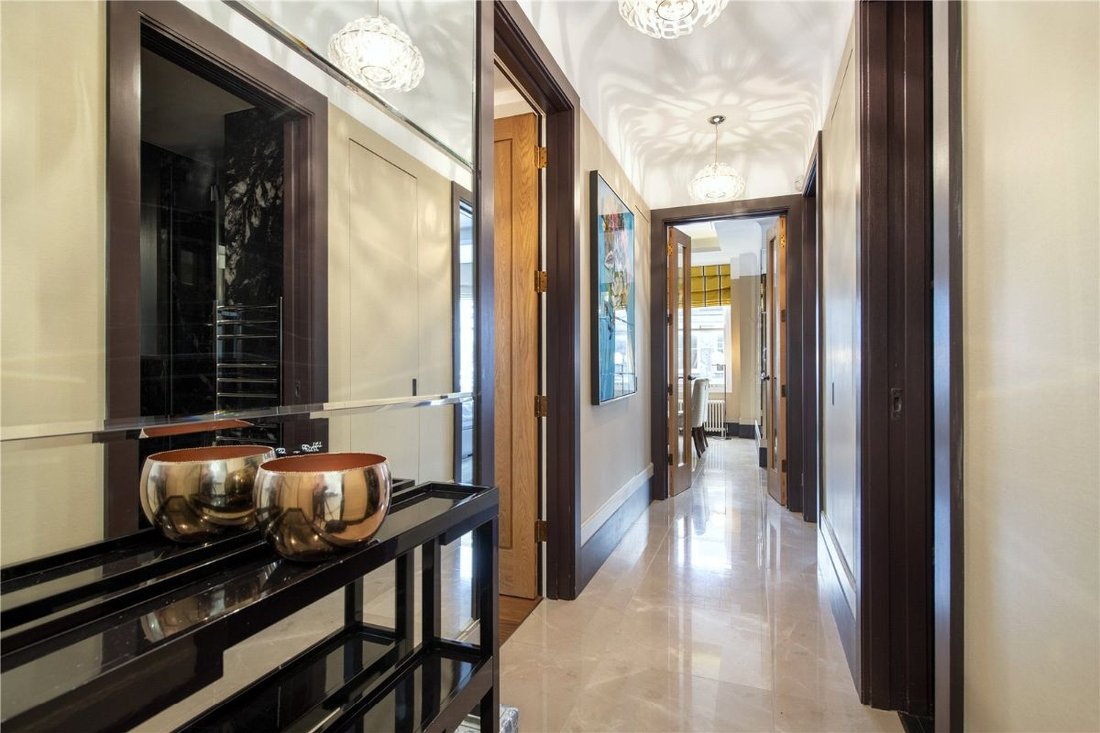 Apartment in Mayfair, Westminster, England 4 - 13445125
