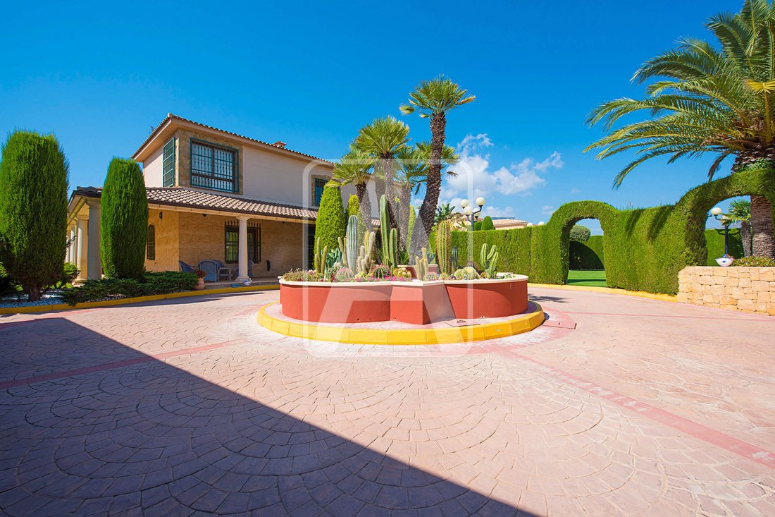Villa in Calp / Calpe, Valencian Community, Spain 3 - 13449152