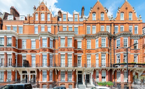 Apartment in Mayfair, Westminster, England 1
