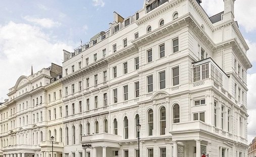 House in Hyde Park, Westminster, England 1