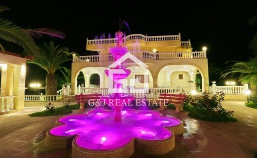 Villa in Pallini Municipal Unit, Macedonia and Thrace, Griechenland 1