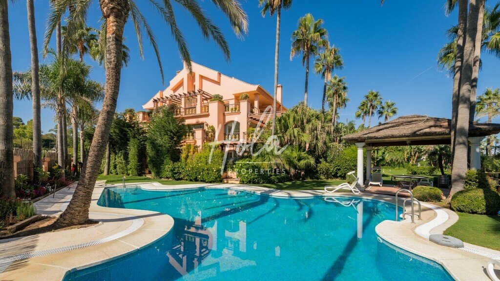 Apartment in Puerto Banus, Marbella, Spain 1 - 13446122