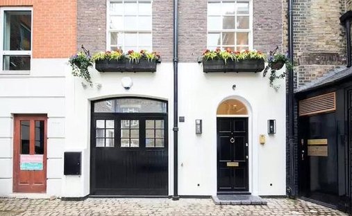House in Piccadilly, Westminster, England 1