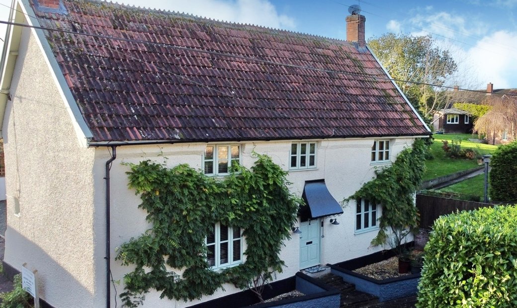A Charming, Three Bedroom In Creech Saint Michael, England, United