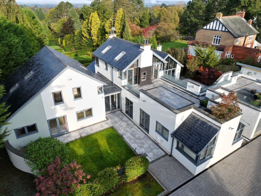6 Bedroom Detached Home, With Stunning In Stocksfield, England, United