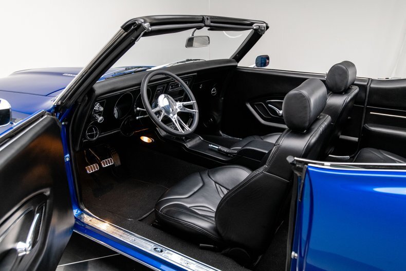 Cabriolet in Charlotte, United States 2 - 13449613