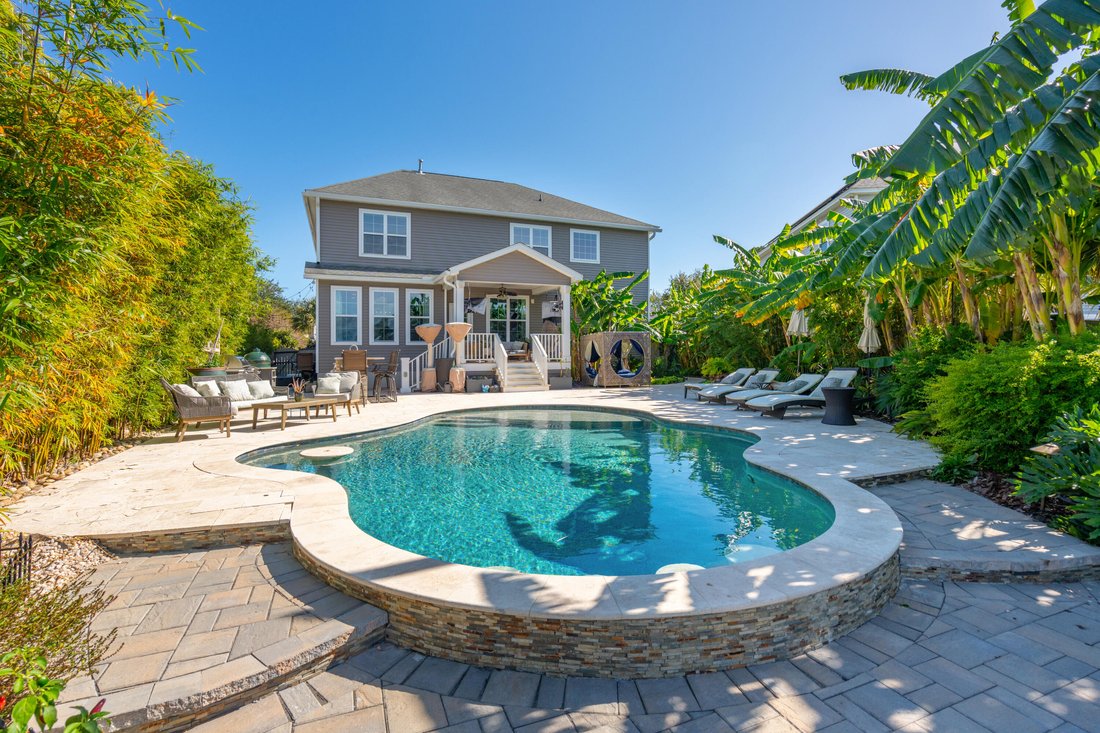 Tranquil Lakefront Luxury Home In Charleston, South Carolina, United