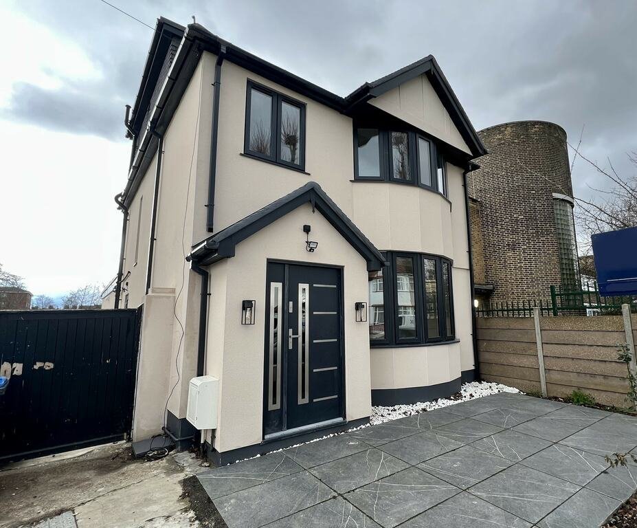 New Build Detached 5 Bedroom House For Sale In London, England, United