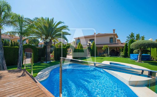 Villa in Calp / Calpe, Valencian Community, Spain 1
