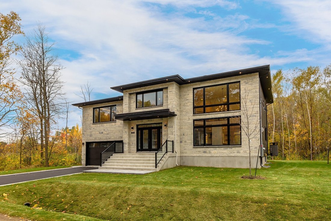 Notre Dame De L'île Perrot, In Notre Dame De L'île Perrot, Quebec