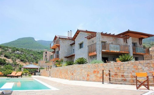 Villa in Peloponnese, Greece 1