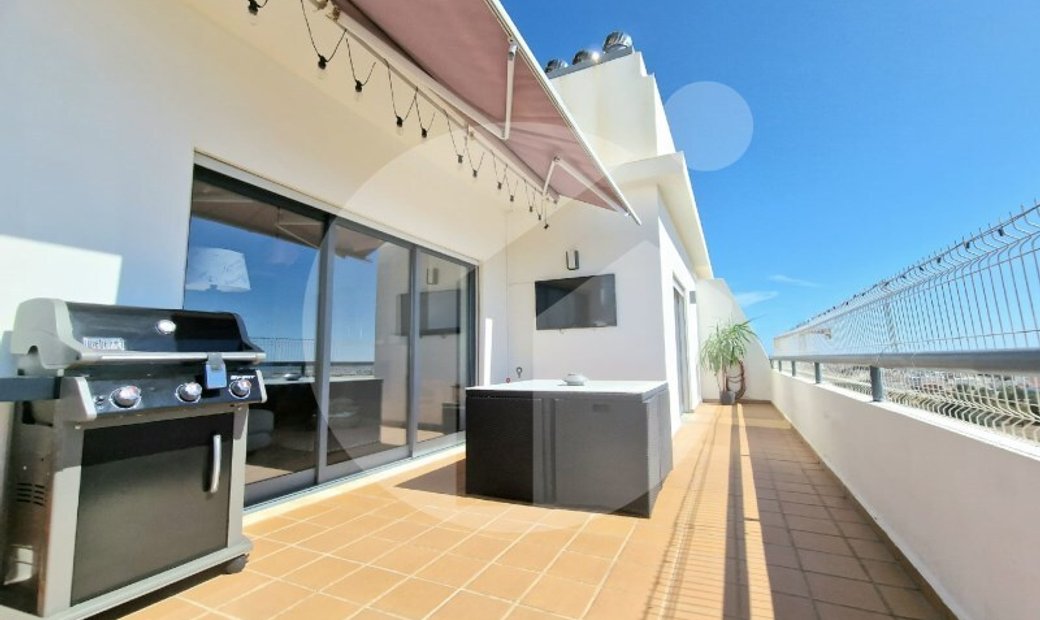 3 Bedroom Apartment With Garage In Box And An In Olhão, Algarve